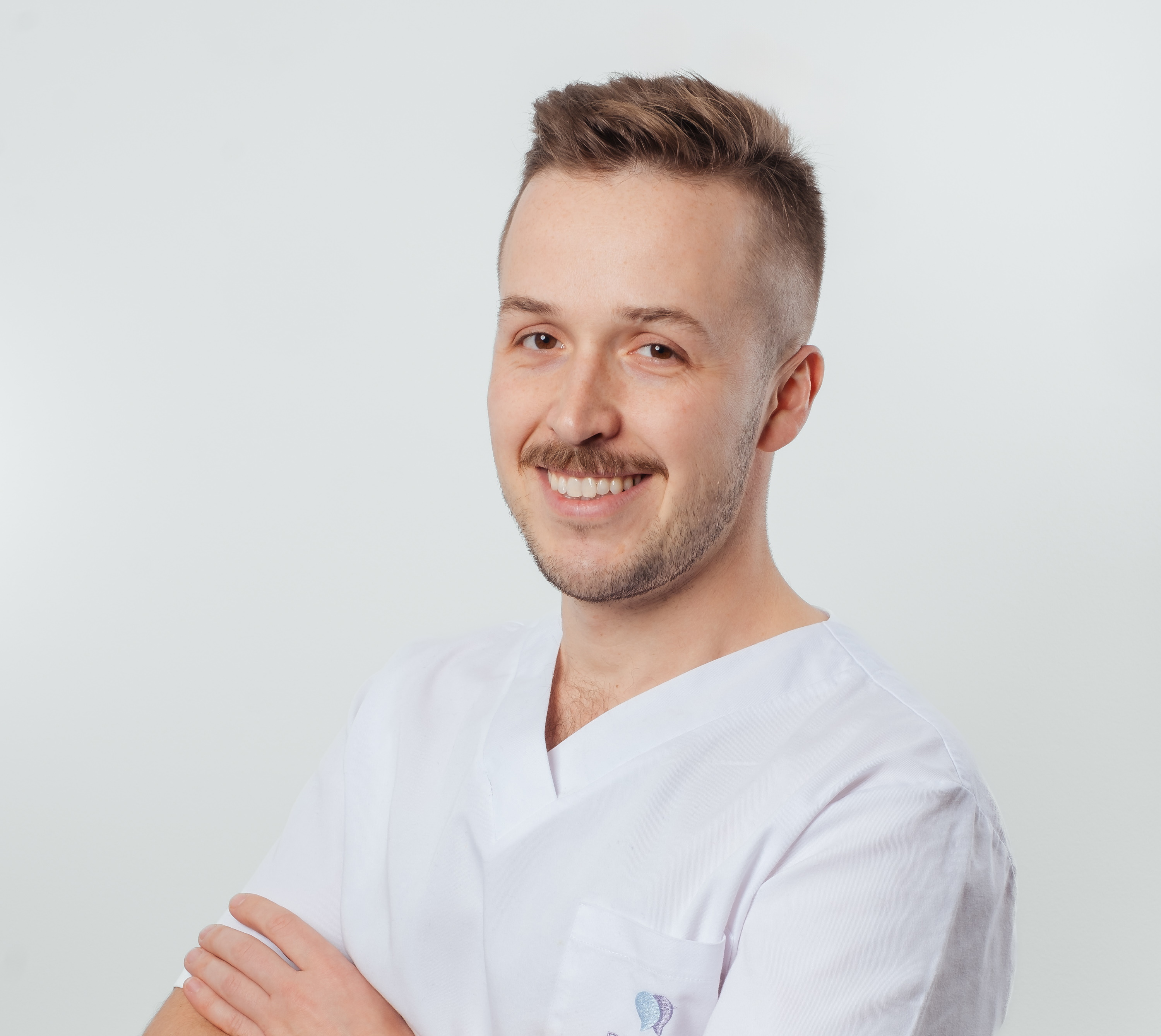Dr. Dario Novak